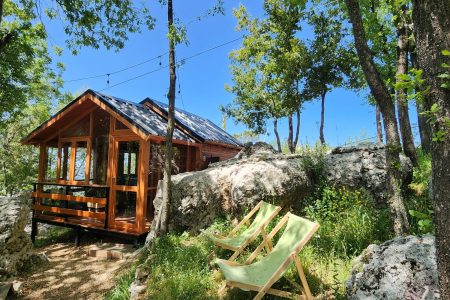 Guesthouse & Cabins – Kfardebian