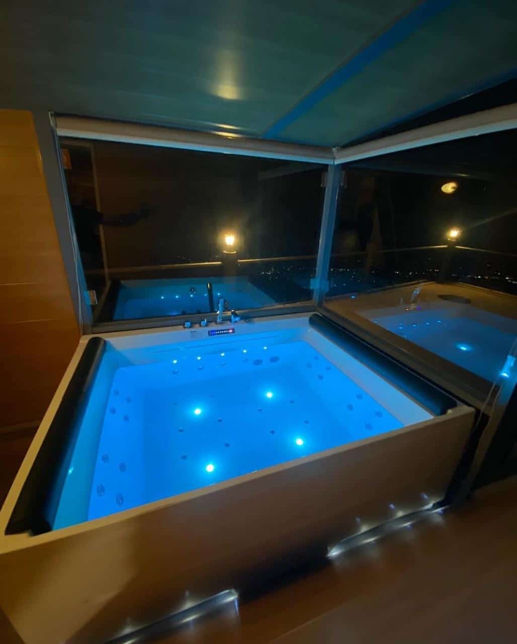 Luxury Chalet 2- with Jacuzzi