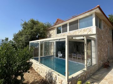 Villa with Pool – Kahlounieh, Chouf